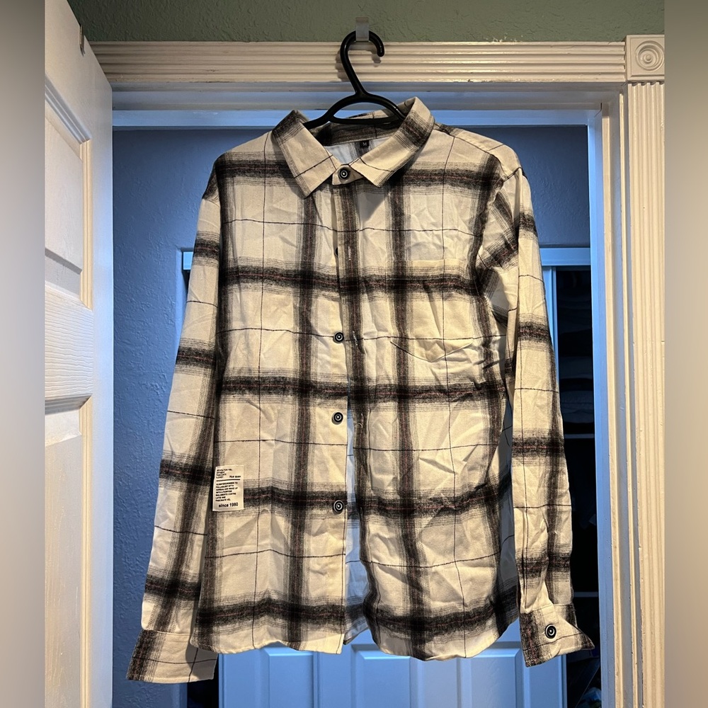 10/10 condition flannel size M